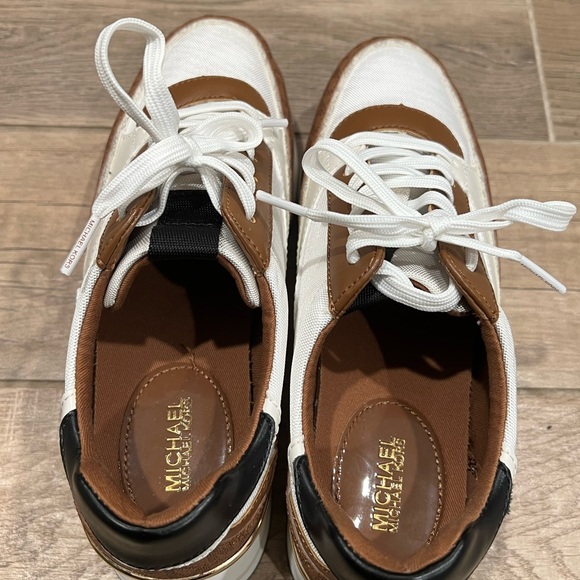 MICHAEL KORS SNEAKERS Size 6.5 - Picture 5 of 7